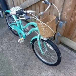 Small girls Raleigh bike 11in frame 20in wheels - Image 2