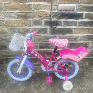Kids Girls Bike With Baskets and Stabilisers - Image 2