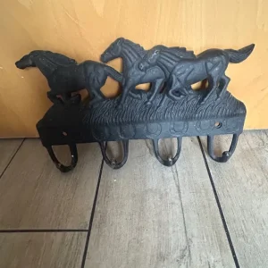 Cast iron horse key and coat hooks - Image 2