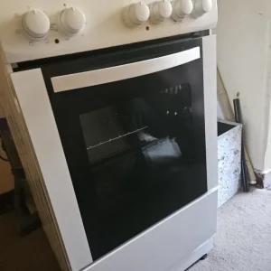 Nearly new cooker used twice