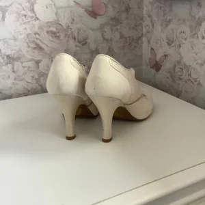 Ruby shoo - Image 3
