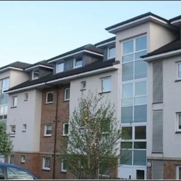 2 bedroom top floor apartment
