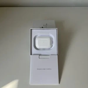 Apple AirPods Pro 2 - Image 4