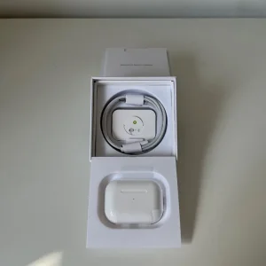 Apple AirPods Pro 2 - Image 5