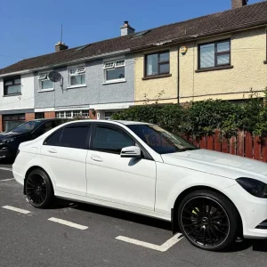 2013 Mercedes C220 4-door saloon - Image 2