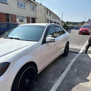 2013 Mercedes C220 4-door saloon - Image 3