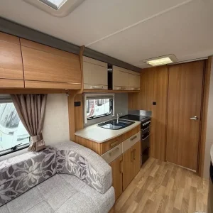 2013 Coachman VIP 460/2 - Image 5