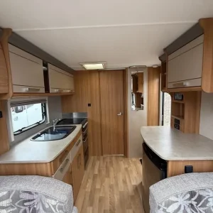 2013 Coachman VIP 460/2 - Image 6