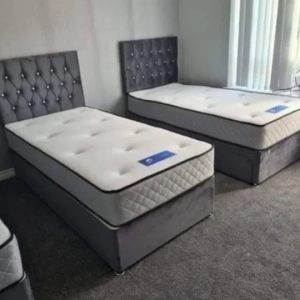 Divan 2 X Single Bed with Mattress and Drawers