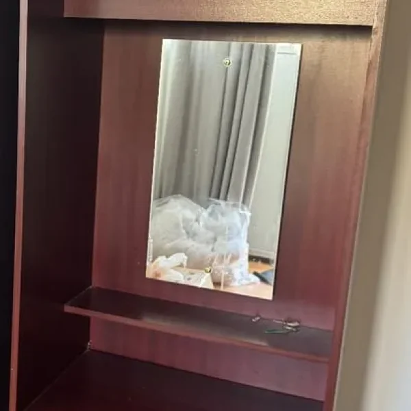 Wardrobe unit