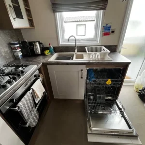 Gold grade lodge with sea views and a kitchen you’ll actually use - Image 7