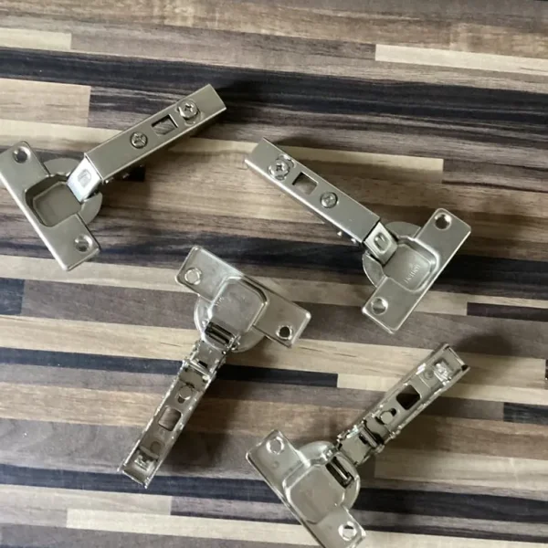 Set of 4 Hettich Kitchen Cupboard Hinges