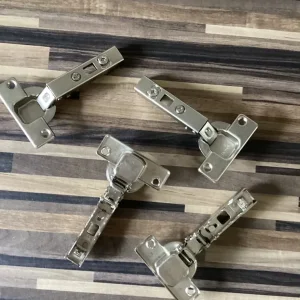 Set of 4 Hettich Kitchen Cupboard Hinges