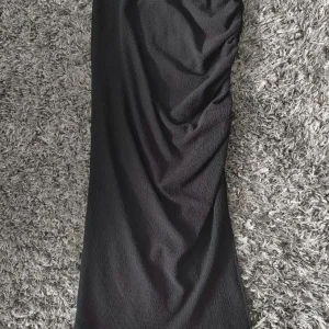 Shein black stretchy ruched skirt size M (UK8/10)