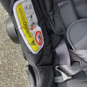 JOiE BABY 1ST CAR SEAT WITH CARRY HANDLE AND ACCESSORIES - Image 2
