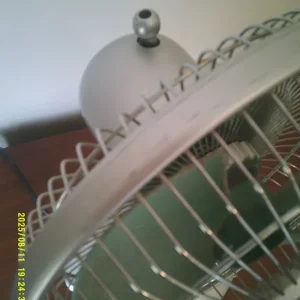 Carlton 12" table fan with oscillating function - Image 3
