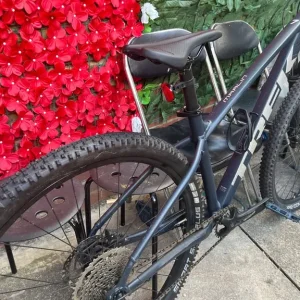 Trek Marlin 7 Size M Like New - Image 3