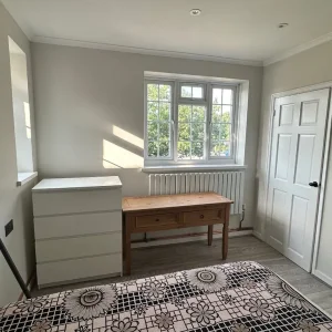 Spacious Double Room | All Bills + WiFi | Vegetarian Only - Image 4