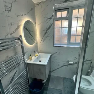 Spacious Double Room | All Bills + WiFi | Vegetarian Only - Image 6