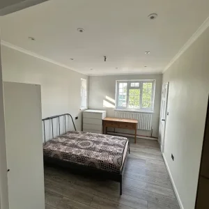 Spacious Double Room | All Bills + WiFi | Vegetarian Only