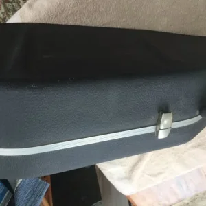 Hiscox Hard Shell Guitar Case - lockable with keys - Image 4