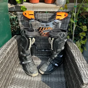 Forma motocross boots size 9 and Thor body armour - Image 2