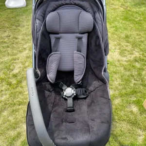 Oyster 3 pram and buggy with all accessories - Image 8