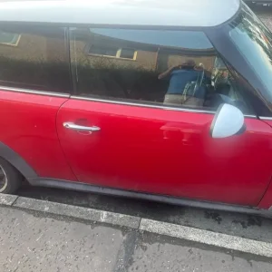2007 Mini Cooper 3-door manual - Image 2