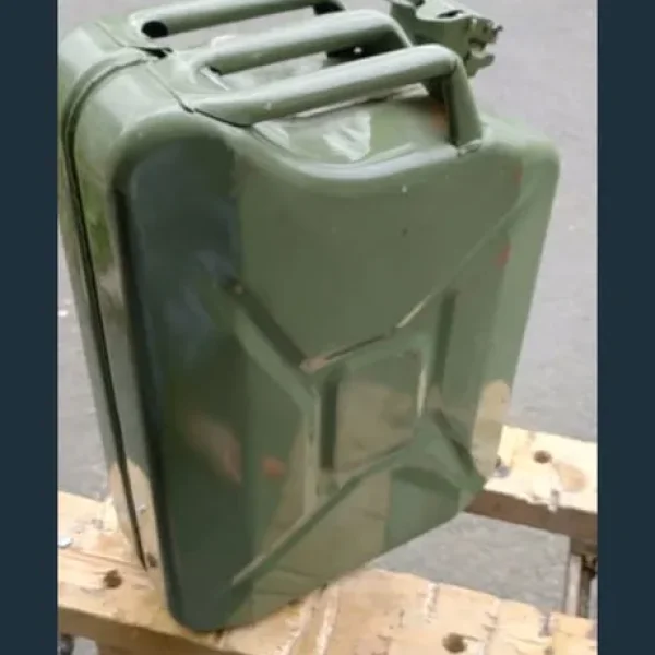 20 litre jerry cans