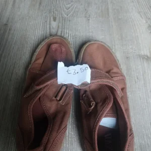 Childrens Size 13 shoes - Image 2