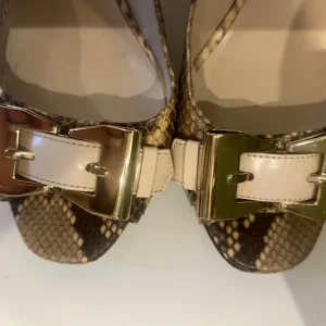 Gucci Snakeskin Heels - Image 4