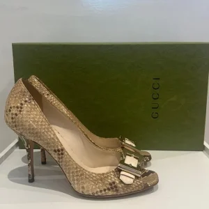 Gucci Snakeskin Heels - Image 6