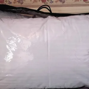 Twin pack of brand new microfibre bed pillows - Image 4