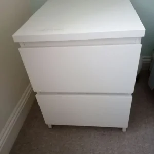 2 Ikea Malm bedside cabinets