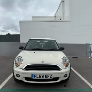 2009 MINI ONE 1.4 Manual Hatchback - Image 2