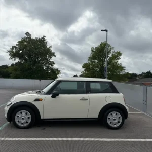 2009 MINI ONE 1.4 Manual Hatchback - Image 3