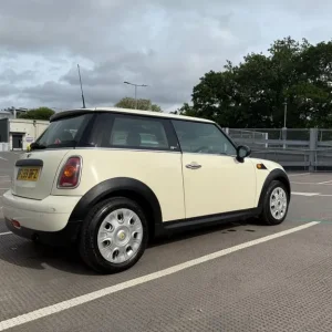 2009 MINI ONE 1.4 Manual Hatchback - Image 8