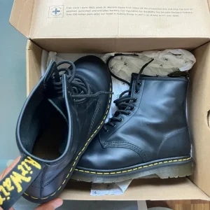 Dock Martens men's size UK 9.5 EU 44 black - Image 3