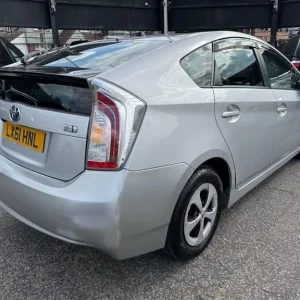 2012 Toyota Prius 1.8 Hybrid Hatchback - Image 6