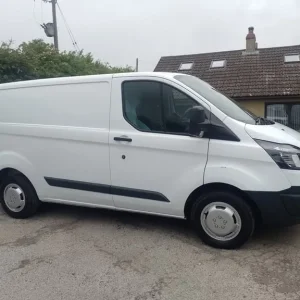 2017 Ford Transit Custom 2.0 TDCi 130ps Low Roof Panel Van Diesel Manual - Image 4