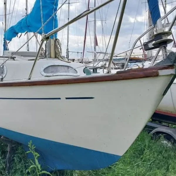 Hurley 18ft sail boat