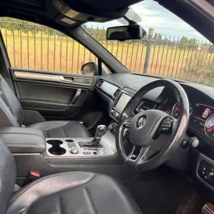 2016 Volkswagen Touareg 3.0 TDI V6 R-Line SUV - Image 2