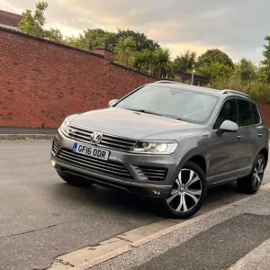 2016 Volkswagen Touareg 3.0 TDI V6 R-Line SUV - Image 3
