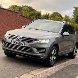 2016 Volkswagen Touareg 3.0 TDI V6 R-Line SUV - Image 8