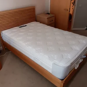Small double bed - Image 3
