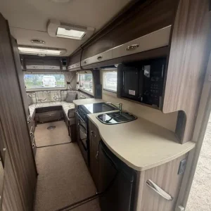 2015 Peugeot Boxer Auto-Sleeper Broadway EL 2-Berth Luxury Motorhome - Image 8