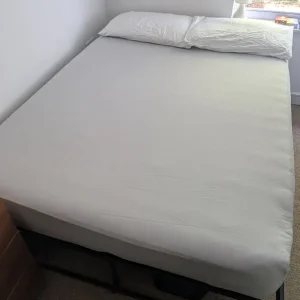 Double bed mattress and frame - Image 5