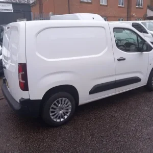 2021 Peugeot Partner BLUEHDI PROFESSIONAL L1 AC EURO 6 Box Van Diesel Manual - Image 2