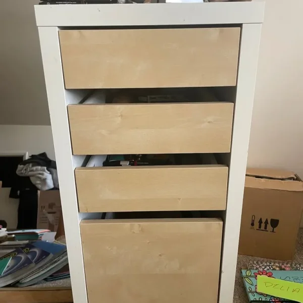 Chest of drawers