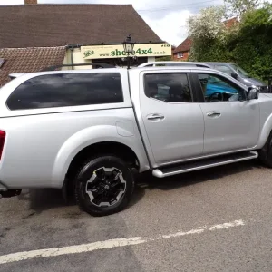 2020 Nissan Navara Tekna Double Cab with Sunroof and Hard Top - Image 5